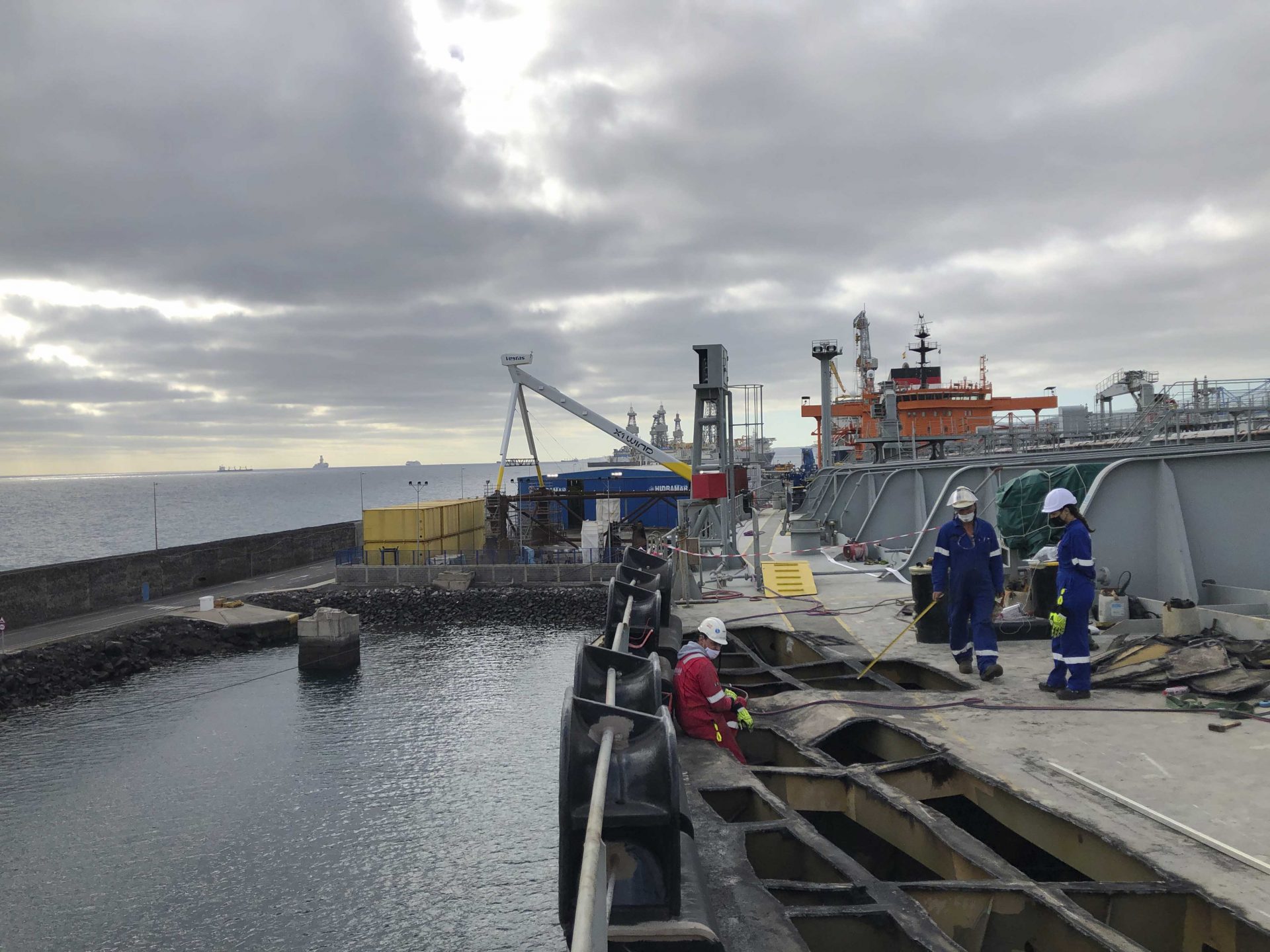 hidramar group takes on hull repair of a crude oil tanker vessel ship metal cutting 001 2